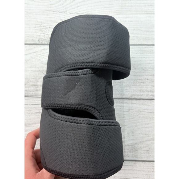 Curad-Performance Series Ironman Knee Support Adjustable Patella Pad Universal - Picture 6 of 6